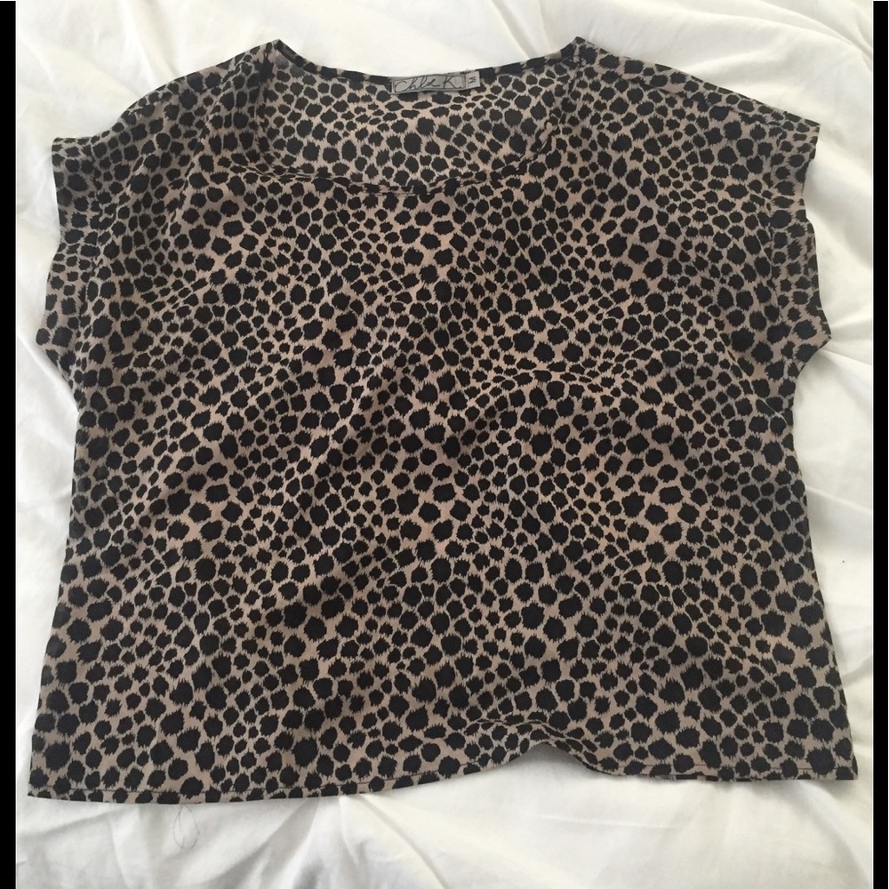 Chloe K short sleeve leopard top